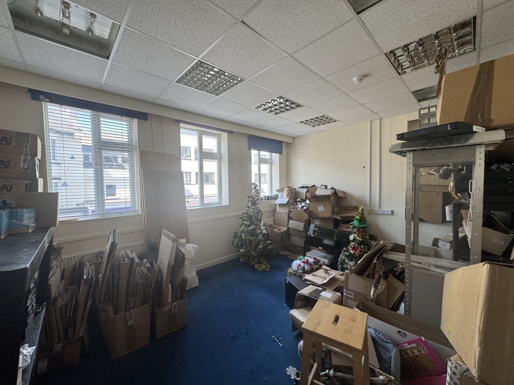 Lot: 86 - FULLY LET THREE STOREY TOWN CENTRE INVESTMENT WITH FURTHER POTENTIAL - First floor room one